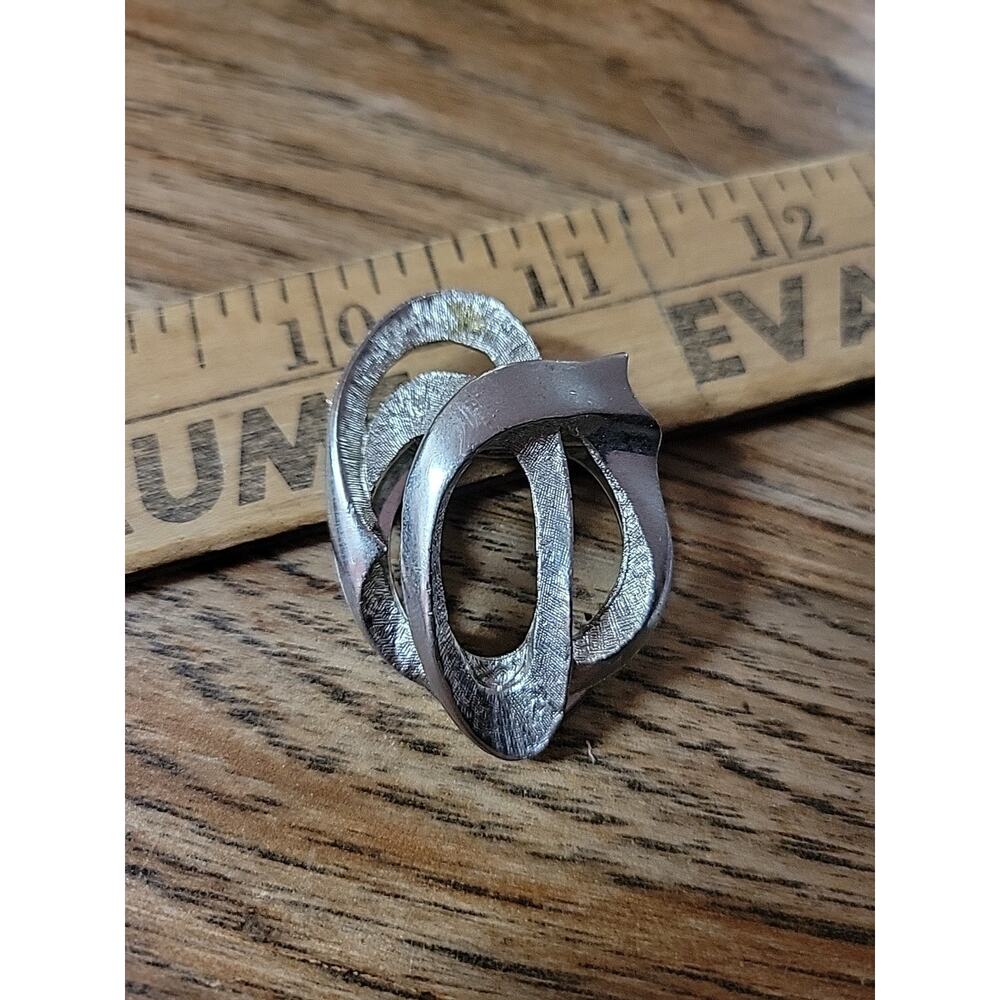 Lieba USA abstract Silver Tone Scarf Clip Retro